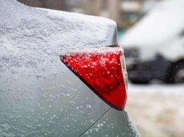 Експерт розповів про небезпеку керування автомобілем у зимовій куртці Експерт розповів про небезпеку керування автомобілем у зимовій куртці