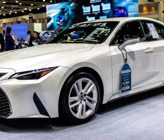 Топ-8 нових автомобілів, які вважаються застарілими в 2025 році