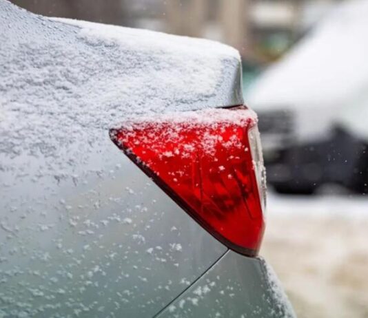 Експерт розповів про небезпеку керування автомобілем у зимовій куртці Експерт розповів про небезпеку керування автомобілем у зимовій куртці