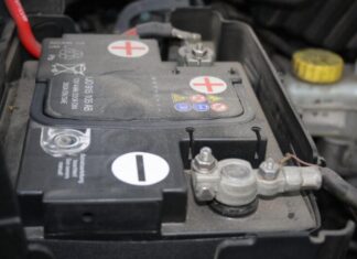 У СТО роз'яснили, чи правда, що акумулятор не заряджається на низьких обертах