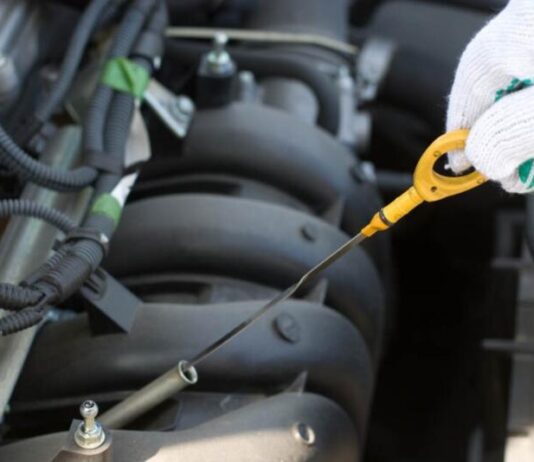 Ознаки проблем з двигуном, які можна помітити по щупу Ознаки проблем з двигуном, які можна помітити по щупу