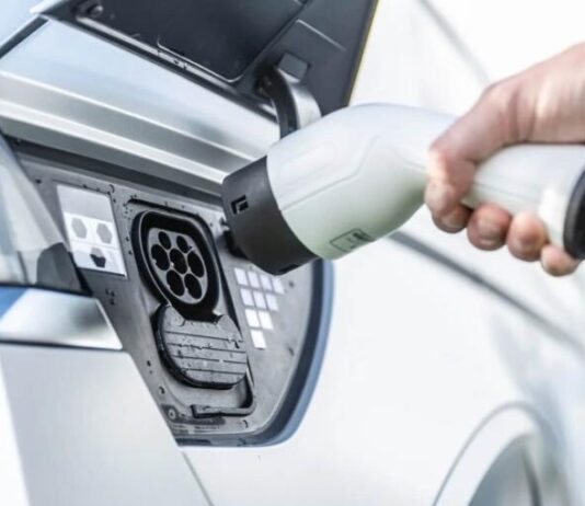 Чому повний заряд скорочує життя батареї електромобіля Чому повний заряд скорочує життя батареї електромобіля