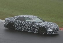 Новий електромобіль Mercedes-AMG C590 показали на тестах Новий електромобіль Mercedes-AMG C590 показали на тестах