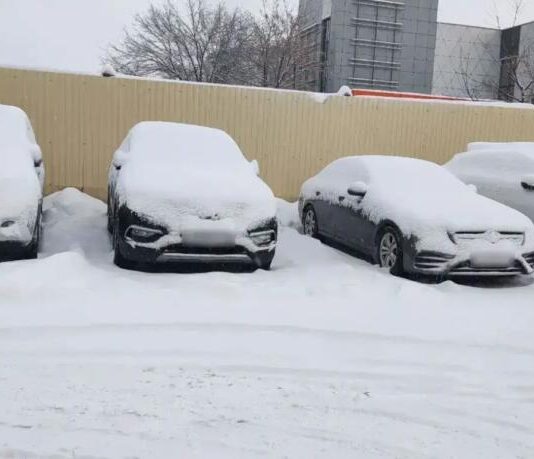 Чому не варто надовго залишати авто під снігом Чому не варто надовго залишати авто під снігом