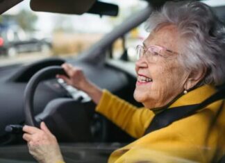 В Україні можуть обмежити права літніх водіїв В Україні можуть обмежити права літніх водіїв