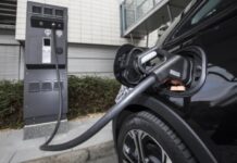 Скільки насправді служать батареї електромобілів Скільки насправді служать батареї електромобілів