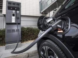 Скільки насправді служать батареї електромобілів Скільки насправді служать батареї електромобілів