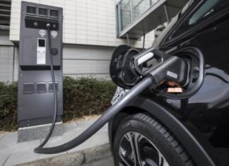 Скільки насправді служать батареї електромобілів Скільки насправді служать батареї електромобілів