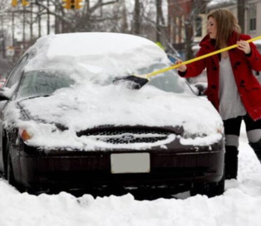 Як пережити сильний снігопад за кермом Як пережити сильний снігопад за кермом