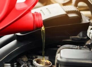 Експерти попереджають про ризики купівлі моторної оливи на розлив Експерти попереджають про ризики купівлі моторної оливи на розлив