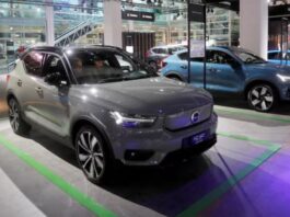 Volvo відкликає понад 413 тисяч автомобілів у США через проблему камери заднього виду Volvo відкликає понад 413 тисяч автомобілів у США через проблему камери заднього виду