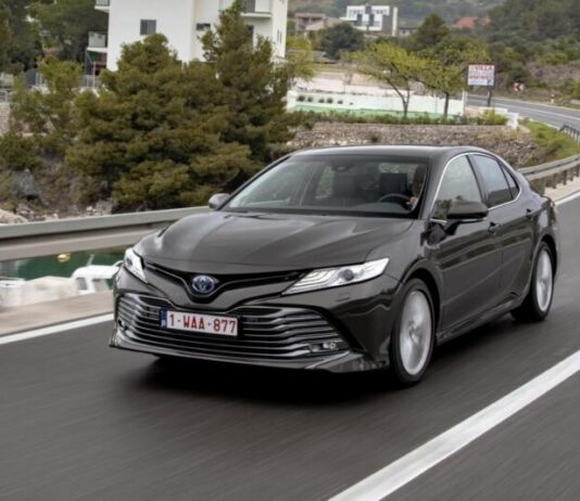 Топ-7 японських седанів з продажу у 2025 році Топ-7 японських седанів з продажу у 2025 році