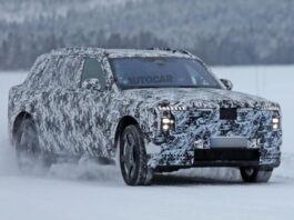Rolls-Royce випробовує другий повністю електричний SUV Rolls-Royce випробовує другий повністю електричний SUV