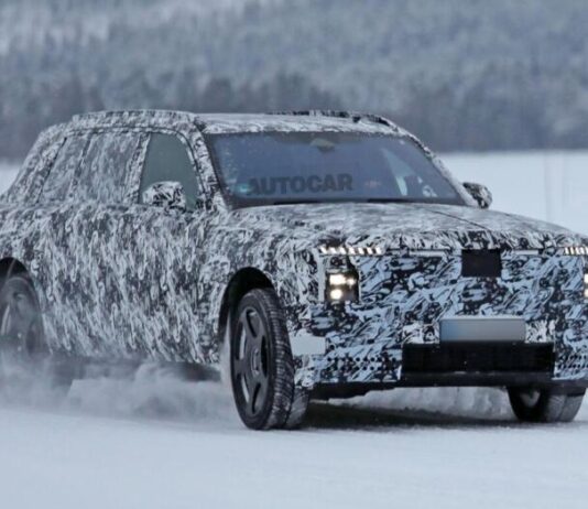Rolls-Royce випробовує другий повністю електричний SUV Rolls-Royce випробовує другий повністю електричний SUV