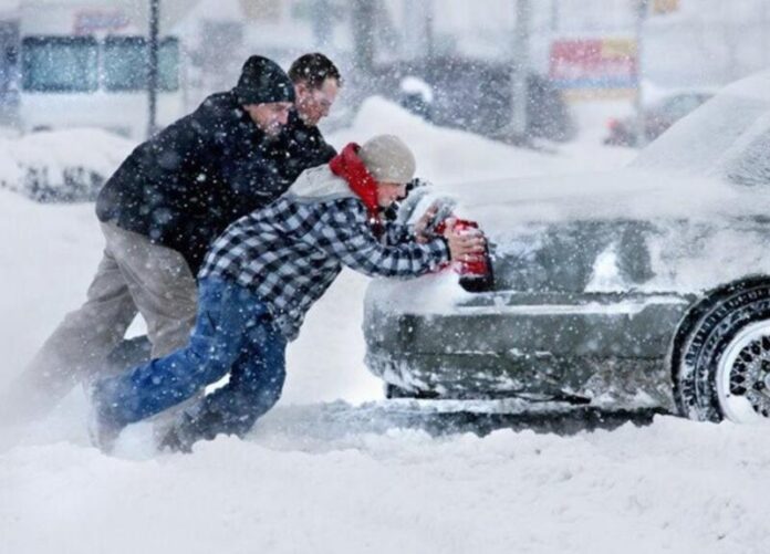 Screenshot_23 Рятувальники розповіли, як правильно відкопувати автомобіль від снігу