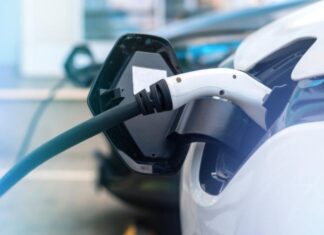 Вперше в історії продажі електромобілів у ЄС перевищили бензинові Вперше в історії продажі електромобілів у ЄС перевищили бензинові