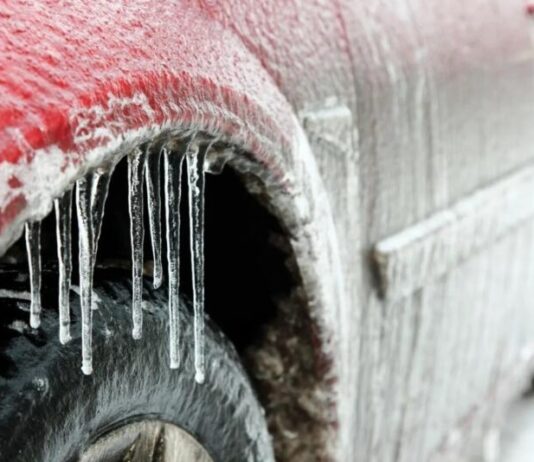 Чи потрібно мити машину взимку Чи потрібно мити машину взимку