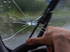 Чим загрожує їзда машиною з розбитим лобовим склом Чим загрожує їзда машиною з розбитим лобовим склом