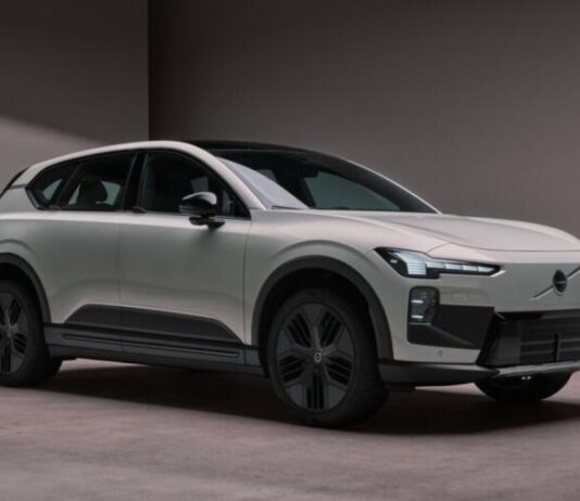 Volvo пояснила безпеку нестандартних дверних ручок EX60 Volvo пояснила безпеку нестандартних дверних ручок EX60