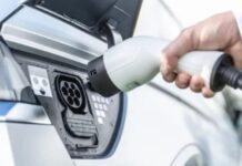 Власників електромобілів застерігають: зарядка може обернутися дорогим ремонтом Власників електромобілів застерігають: зарядка може обернутися дорогим ремонтом