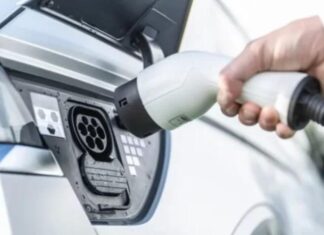 Власників електромобілів застерігають: зарядка може обернутися дорогим ремонтом Власників електромобілів застерігають: зарядка може обернутися дорогим ремонтом