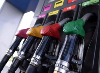 Ціни на бензин і дизель можуть піднятися ще на 2 грн/л найближчими тижнями Ціни на бензин і дизель можуть піднятися ще на 2 грн/л найближчими тижнями