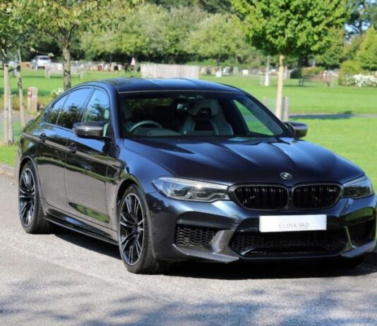 BMW знижує потужність V8 у M5 в Європі для Євро 7 BMW знижує потужність V8 у M5 в Європі для Євро 7