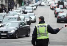 Ваші права під час зупинки поліцією: що варто знати кожному водію Ваші права під час зупинки поліцією: що варто знати кожному водію