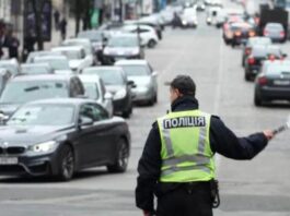 Ваші права під час зупинки поліцією: що варто знати кожному водію Ваші права під час зупинки поліцією: що варто знати кожному водію