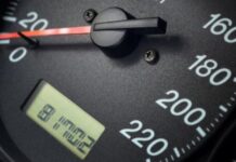 Автоексперт пояснив, як визначити скручений пробіг авто Автоексперт пояснив, як визначити скручений пробіг авто