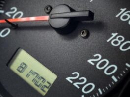 Автоексперт пояснив, як визначити скручений пробіг авто Автоексперт пояснив, як визначити скручений пробіг авто