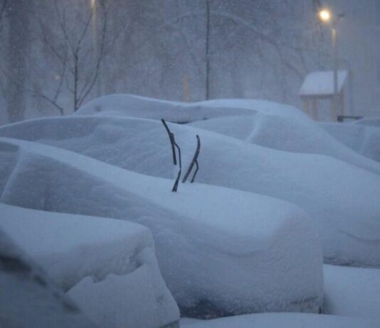 Автоексперт пояснив, як правильно доглядати машину під час снігопадів Автоексперт пояснив, як правильно доглядати машину під час снігопадів
