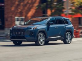 Новий Toyota RAV4 дивує витратою пального Новий Toyota RAV4 дивує витратою пального