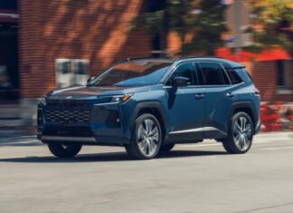 Новий Toyota RAV4 дивує витратою пального Новий Toyota RAV4 дивує витратою пального