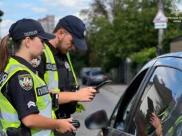 Фахівці розповіли, що загрожує водієві за образу поліцейського Фахівці розповіли, що загрожує водієві за образу поліцейського