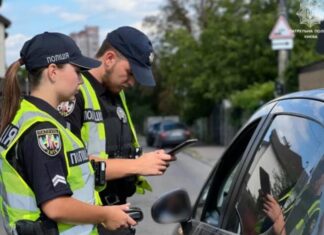 Фахівці розповіли, що загрожує водієві за образу поліцейського Фахівці розповіли, що загрожує водієві за образу поліцейського