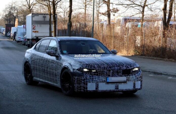 Screenshot_7 BMW M3 2028 із традиційним ДВЗ помітили на тестах (фото)