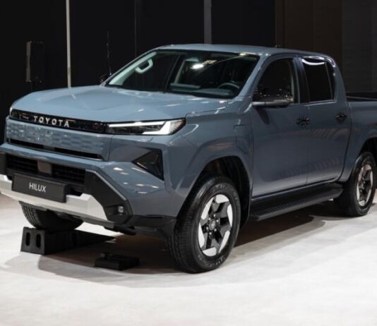 Toyota показала електричний Hilux 2026 із запасом ходу 380 км Toyota показала електричний Hilux 2026 із запасом ходу 380 км