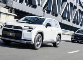 Toyota відкликає майже 16 тис. кросоверів через збій ПЗ Toyota відкликає майже 16 тис. кросоверів через збій ПЗ