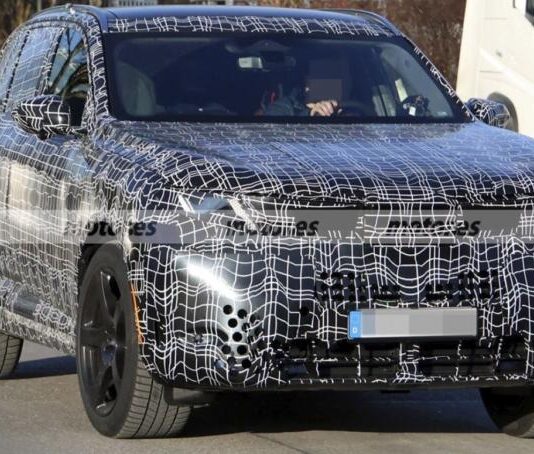 Новий BMW X5 M60 xDrive помічений на шпигунських фото Новий BMW X5 M60 xDrive помічений на шпигунських фото