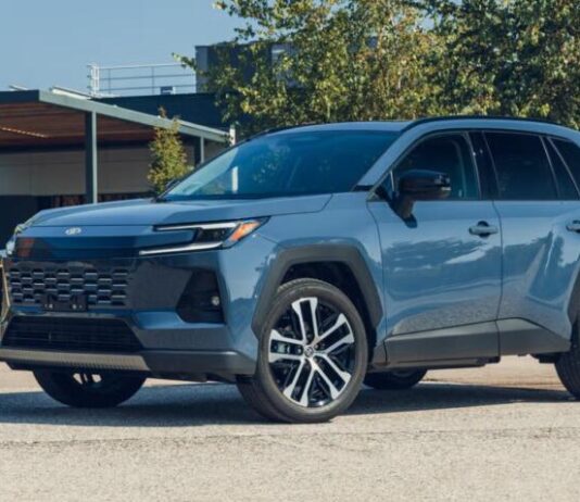 У США дилери Toyota значно завищують ціни на новий RAV4