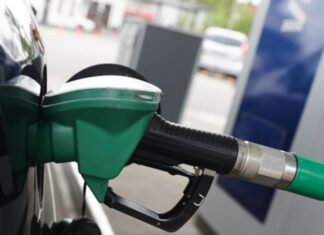 Водії почали запасатися бензином через зростання цін: що прогнозують експерти