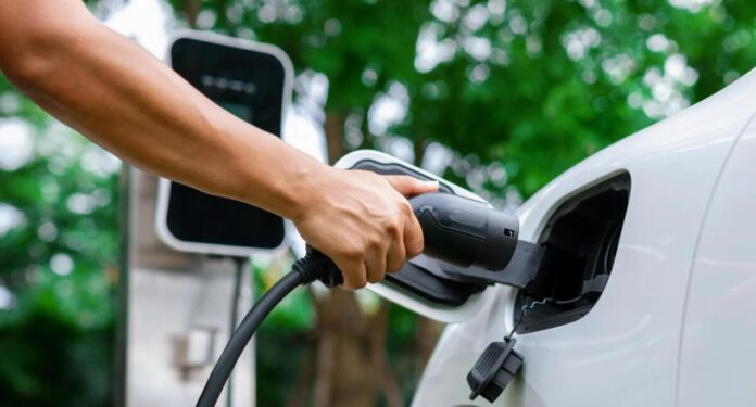 Українці знову купують більше електромобілів: що відбувається на ринку