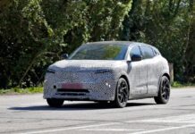 Оновлений Renault Megane помітили на тестах (фото)