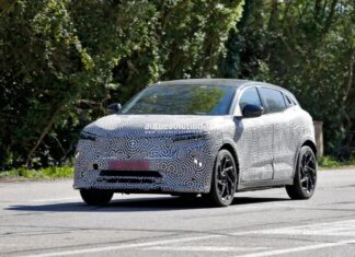 Оновлений Renault Megane помітили на тестах (фото)