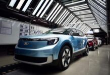Глава Ford заявив, що Tesla не є експертом у галузі EV