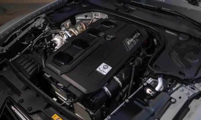 Mercedes відмовляється від 4-циліндрового двигуна в SL