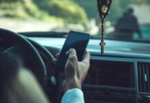 Смартфони за кермом стали однією з головних причин смертельних ДТП