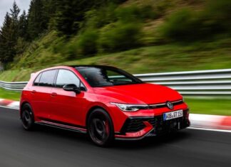 Volkswagen Golf GTI встановив новий рекорд на Нюрбургрингу Volkswagen Golf GTI встановив новий рекорд на Нюрбургрингу