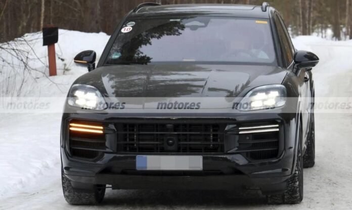 Оновлений Porsche Cayenne 2027 вперше помітили без камуфляжу